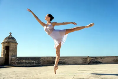 Sunny Plaza Dance jigsaw puzzle
