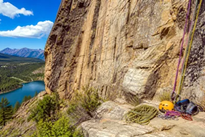 Travel Sunny Crag(grok)
