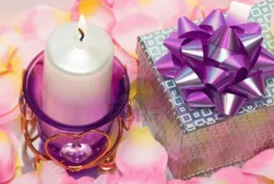 פאזל של Candle Holder and Gift