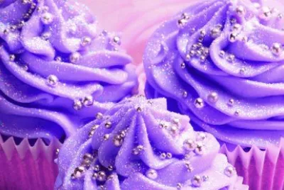 Glitter and Beads on Cupcakes