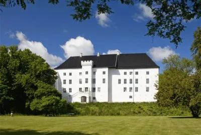 haunted manor house UK