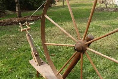 antique spinning wheel