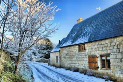 barn and lane in snow jigsaw puzzle