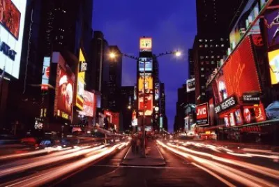 de noche por la ciudad jigsaw puzzle