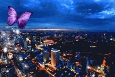 פאזל של Purple Butterfly Over City