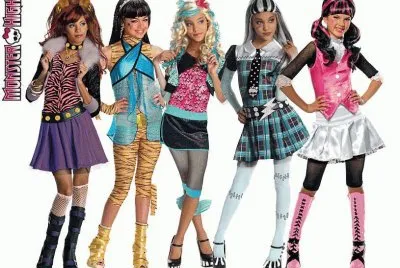 draculaura e clawdeen e lagoona  e franki e cleo de nile