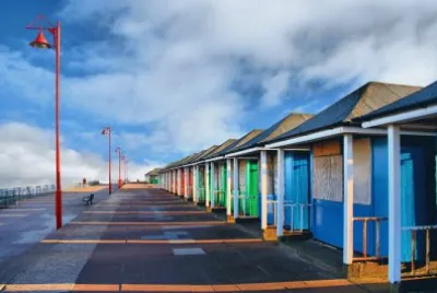 Promenade   Beach huts - Mablethorpe jigsaw puzzle