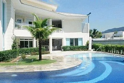 casa con alberca jigsaw puzzle