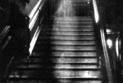 Raynham Hall ghost of brown lady 1936