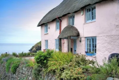 Pink Cottage Cornwall jigsaw puzzle