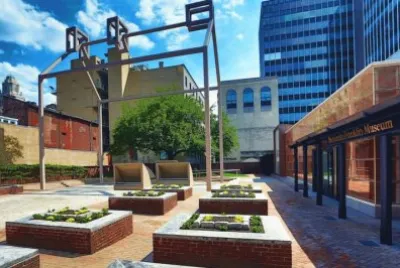 Ben Franklin 's house in steel