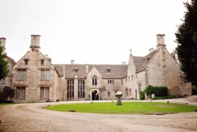 Chavenage Manor, Charles I arrive in carriage jigsaw puzzle