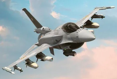 F16