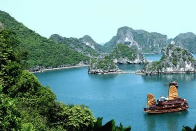 BAHÃA HALONG, VIETNAM