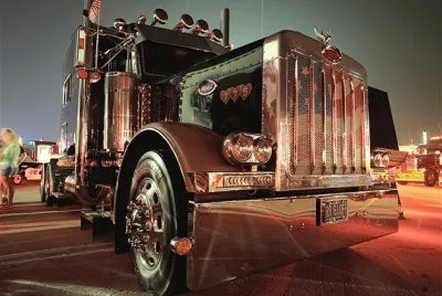 PETERBILT 775