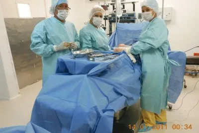 EN CIRUGÃA CON LA DRA SANDOVAL Y MI HIJA