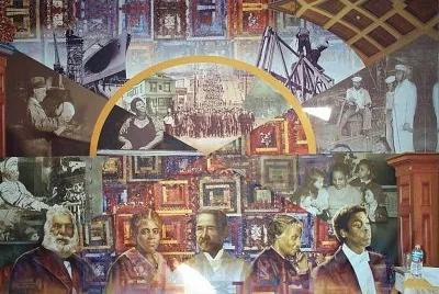 AMLO center panel