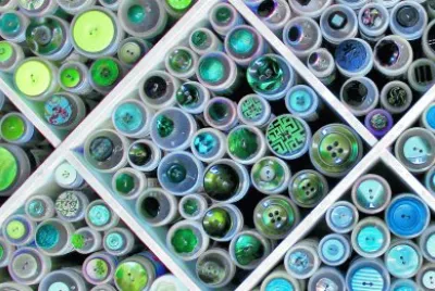 blue and green buttons