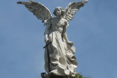 ANGEL EXTERMINADOR-COMILLAS