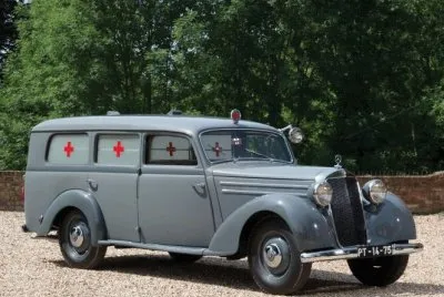 AMBULANCIA MERCEDES BENZ
