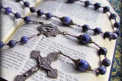 פאזל של Purple Rosary Beads