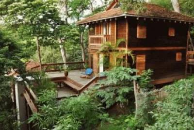 HOTEL EN LOS ÃRBOLES