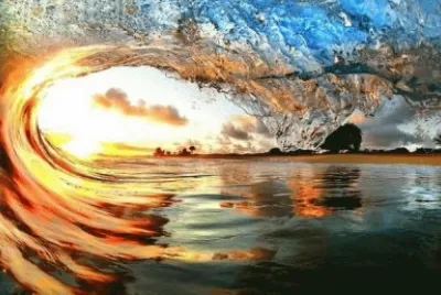 Puesta del sol a travÃ©s de la Ola