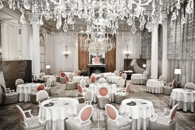 ALAIN DUCASE, RESTAURANTE ESPECIAL.