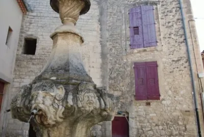 Pernes les fontaines