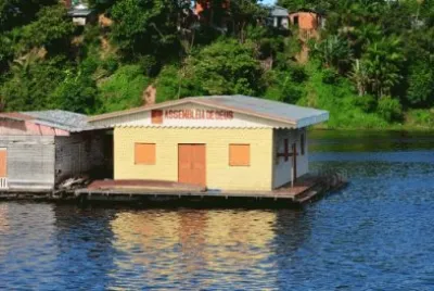Igreja Flutuante em Tefe - AM