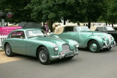 aston martin 8