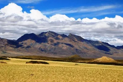 Sweeping mountains