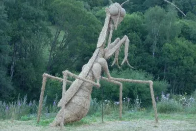 Scultura in paglia