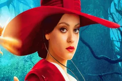 mujer con sombrero rojo