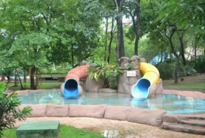 פאזל של TobogÃ£ Infantil com Aguas Quentes- MT