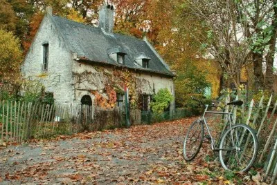 פאזל של A charming little cottage somewhere in France