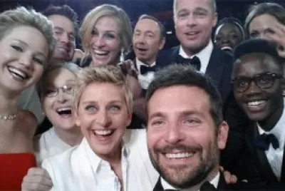 2014 Oscars Selfie Crashes Twitter