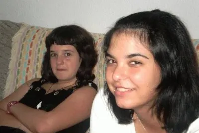 Con su prima Monica