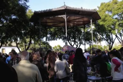פאזל של Mucha gente
