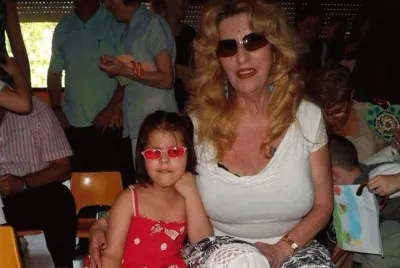 Con la abuela