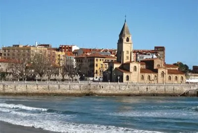 Playa en GijÃ³n (Asturias) jigsaw puzzle