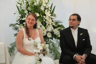 Los novios atentos