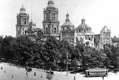CATEDRAL METROP, Y TRANVIA 1910