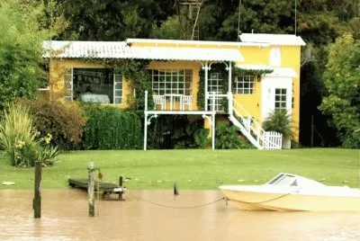 Paseando por el rÃ­o Tigre - Buenos Aires jigsaw puzzle