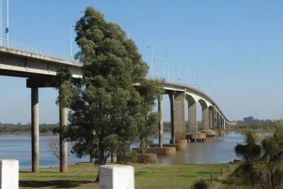 Puente Internacional Gral. J. G. Artigas