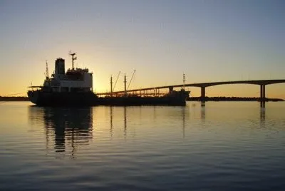 Barco y Puente Internacional Gral. J. G. Artigas