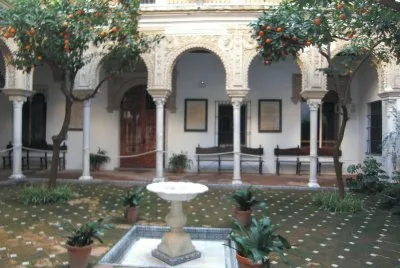 patio palacio pinelo,sevilla jigsaw puzzle