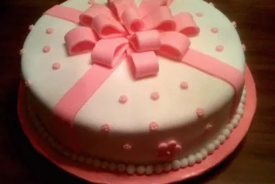 Una tarta que parece un regalo