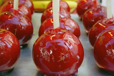 Manzanas de caramelo de la feria