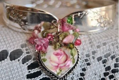 Silver Bracelet with Hanging Heart